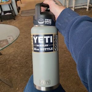 Yeti 36 oz Rambler bottle